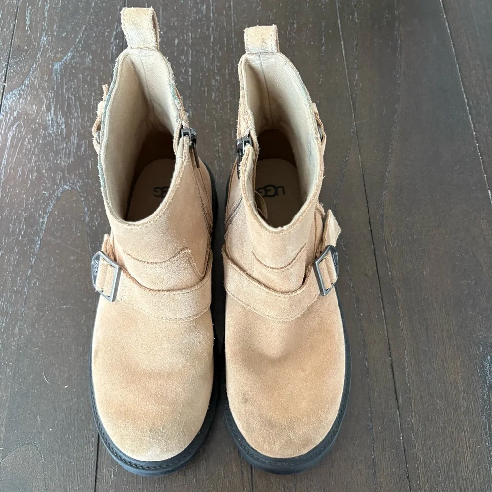 Ugg Ashton Short Weather Boot‎ Boots Tan Suede Buckle Beige Size 3 Kids Unisex